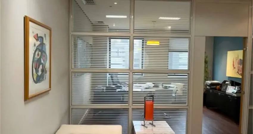 4 salas comerciais unificadas ( finais 1 a 4 ), totalizando 155,23m2 de área privativa – 04 vagas