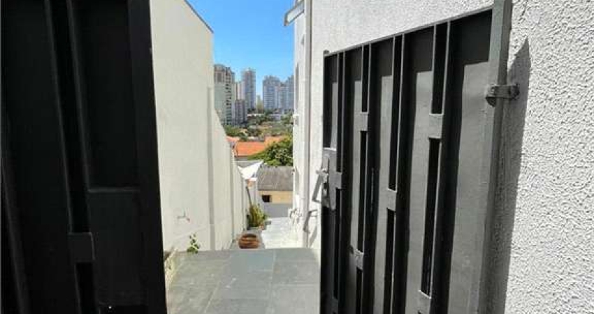 Sobrado a Venda-Oportunidade Única na Vila Mariana. Imóvel de excelente qualidade. Não perca.