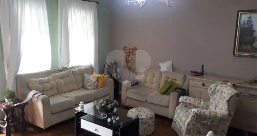 Casa à venda com 200 m², 3 suítes, 3 vagas, churrasqueira em boa localização na região de pompéia!!