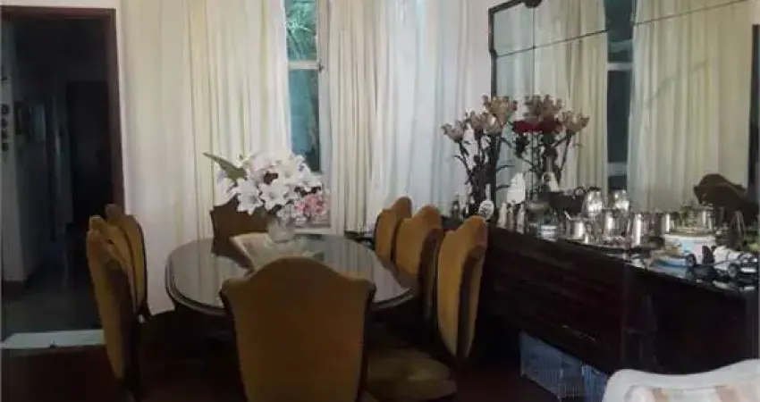 Casa com 3 quartos à venda na Rua Plínio de Morais, --, Sumaré, São Paulo