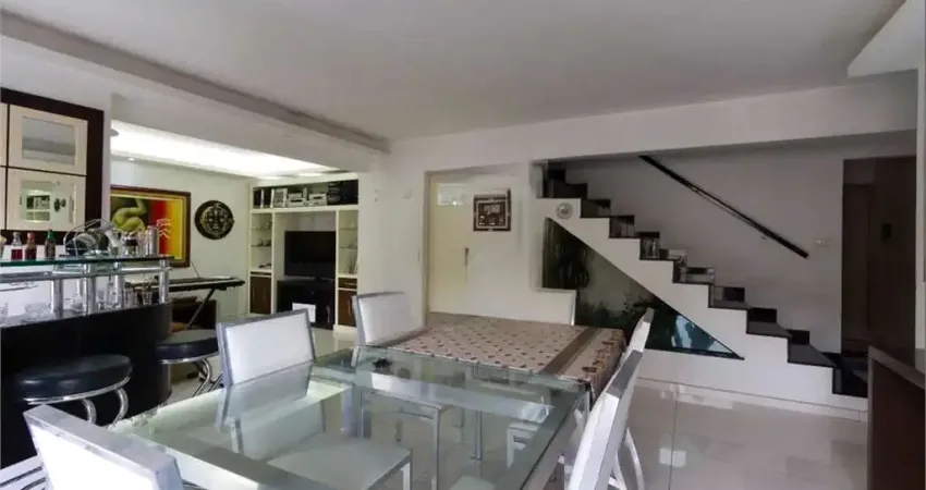 Lindo duplex mobiliado à venda em perdizes, área nobre, andar alto, amplo, com vista panorâmica e 2 terraços. venha conhecer.