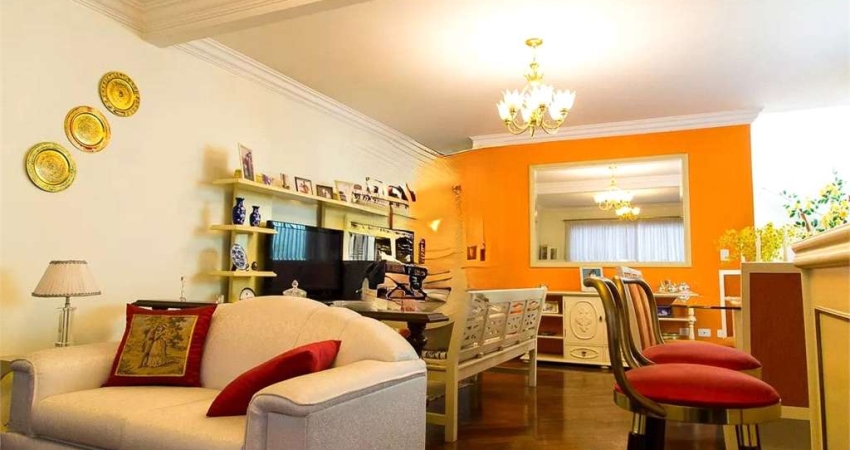 SOBRADO COM 3 DORM. 2 SUITES E 3 VAGAS! 203M²
