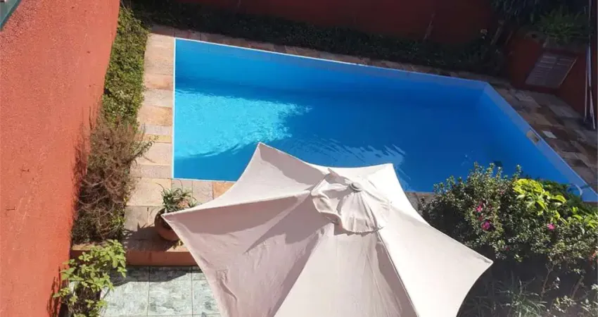 sobrado com piscina, 4 suites 450m²