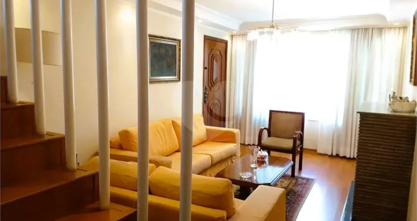 Sobrado a 850 mts metro pça da árvore . 03 dormitórios . 03 vagas