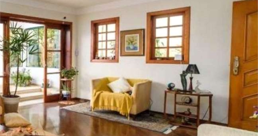 Casa 5 Dormitórios ( 3 Suítes) - Piscina