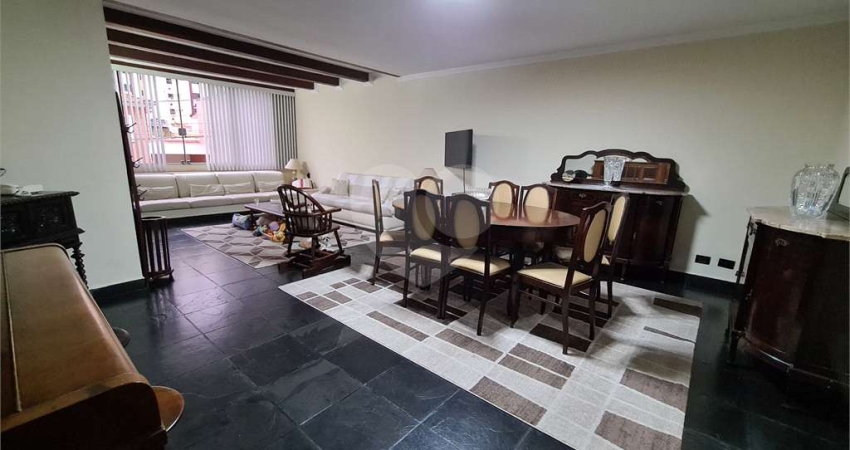 Sobrado para venda na Vila Mariana 3 quartos, 1 suíte e 4vagas, 251m² super bem localizado