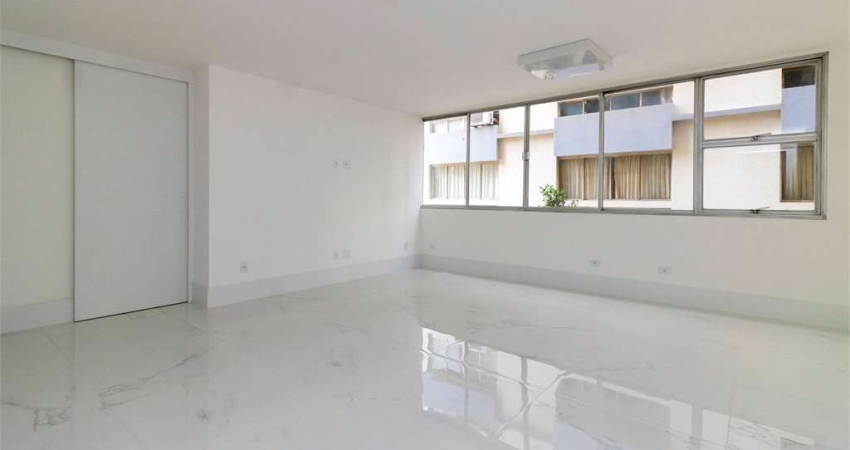Apartamento 120m² com 4 dormitórios, sendo 2 suítes, 2 vagas, recém reformado