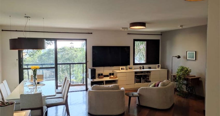 Apartamento 130m2, 3 suítes, living 2 ambientes, 3 vagas, Lazer Completo, na Vila Madalena.