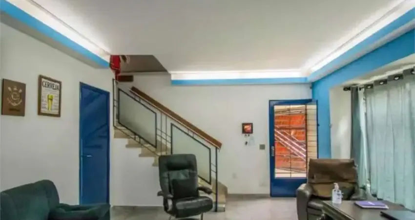 Sobrado á venda na Vila Mariana - São Paulo SP - 5 quartos, 1 suite,,quintal com churrasqueira.