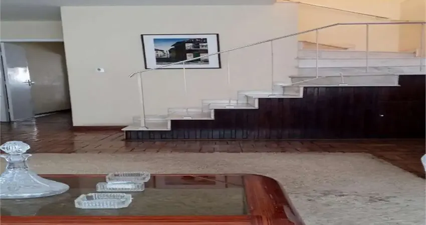 Casa em Ótima Localização no Brooklin, Hípica Paulista