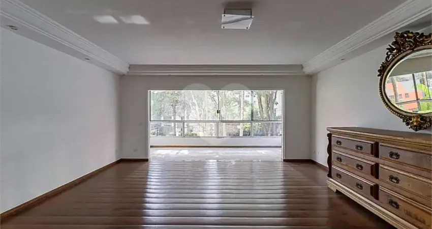 Ótimo apartamento próximo ao parque do ibirapuera e toda infraestrutura de serviços e comércio da re