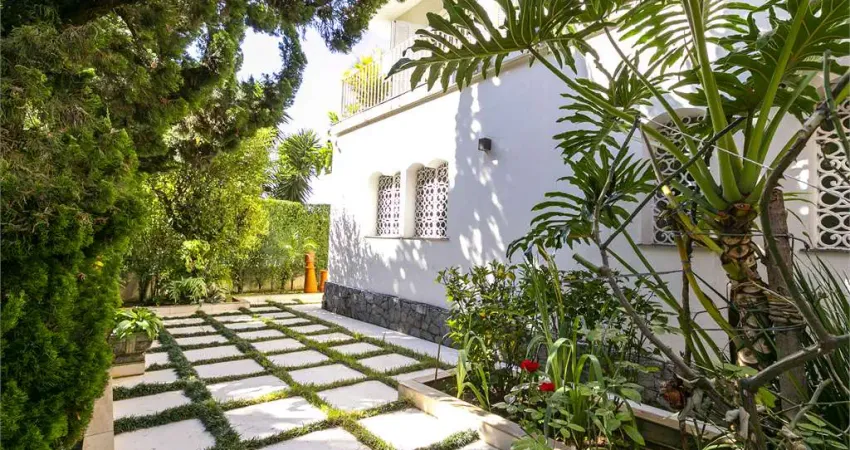 Casa de 334m² na Chácara Flora com 5 Salas, 4 Dorms, 4 Vagas e um espaçoso Quintal