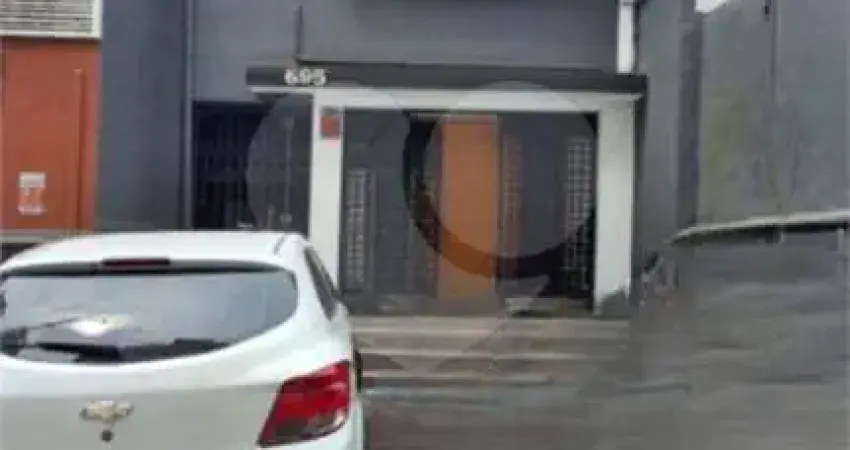 Sobrado comercial/ residencial  com 150 m², 08 salas e 02 vagas de garagem