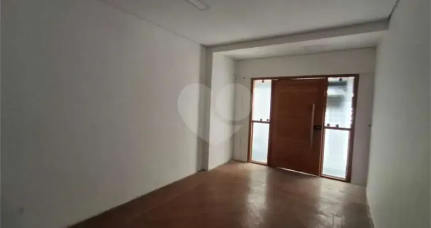 Sobrado comercial/ residencial  com 150 m², 08 salas e 02 vagas de garagem