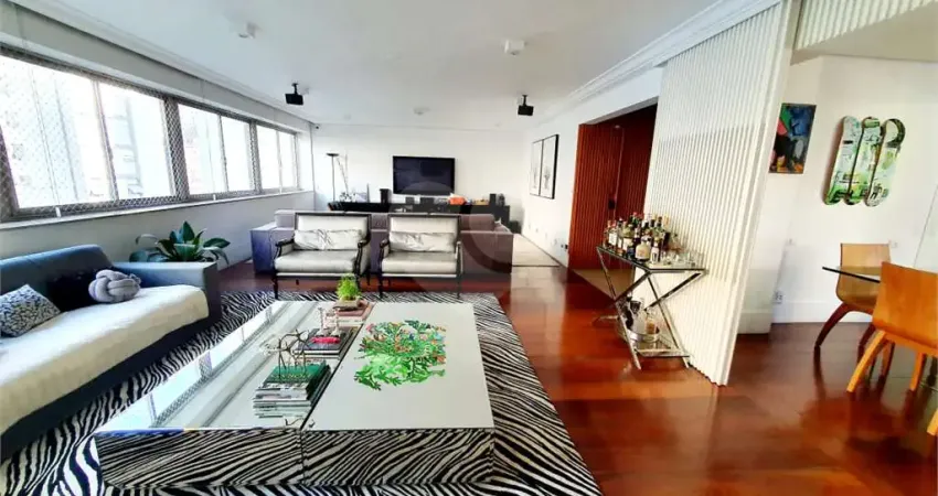 Apartamento 250m2, 4 dormitórios, 1 suíte, living 2 ambientes, 2 vagas, em higienópolis.