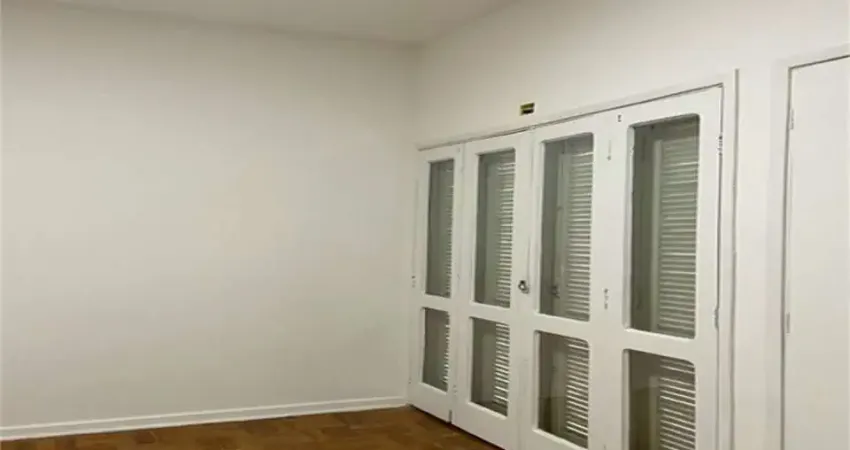 Apartamento a venda Jardim Paulista, 3 dormitórios, suíte, 3 salas, lavabo, 2 vagas. Reformado