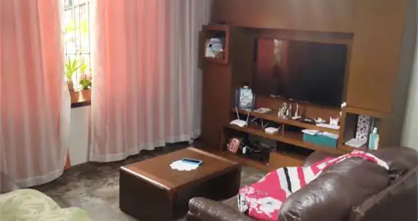 Sobrado à venda na Saúde com 3 dormitórios (suíte), churrasqueira, 5 vagas!
