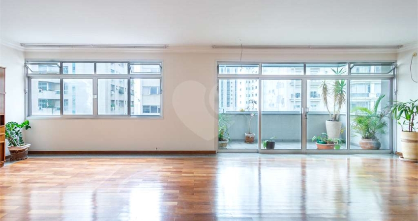 Apartamento com 3 quartos à venda na Alameda Franca, --, Jardim América, São Paulo