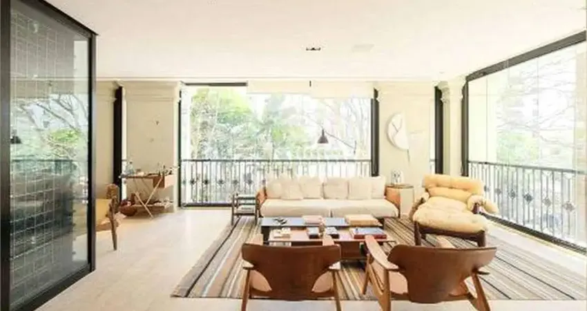 Lindo apartamento de 4 suites nos Jardins.