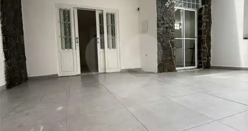 Casa térrea com 131m² no brooklin, com sala ampla, 3 dorms, 1 suíte e 2 vagas