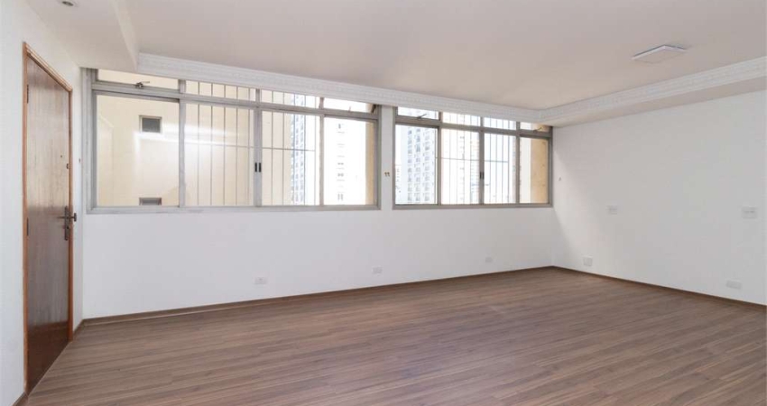 Apartamento com 3 quartos à venda na Rua Oscar Freire, --, Pinheiros, São Paulo