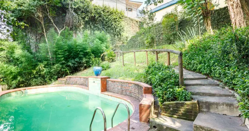 Charmosa casa no pacaembú com 4 quartos, vista e muito quintal