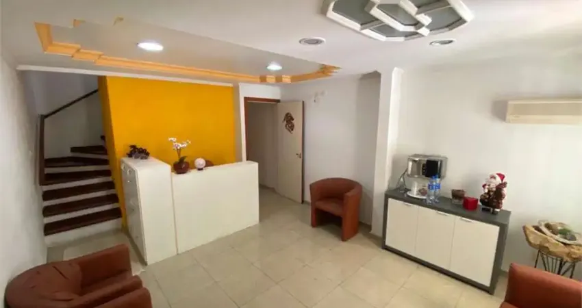 Sobrado Residencial e Comercial no melhor de Moema, em frente ao Shopping Ibirapuera. Raridade!!
