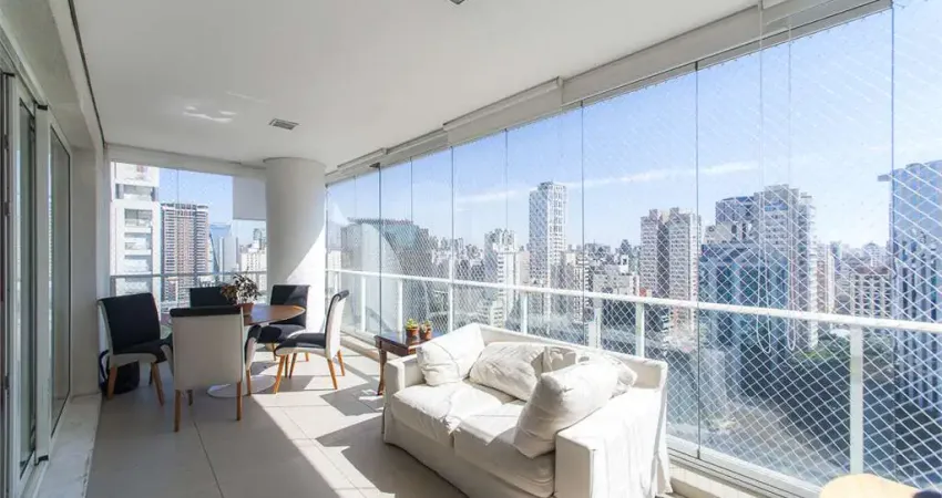 Apartamento com  2  suítes, sala para 3 ambientes com varanda integrada e 3 vagas na garagem no itaim bibi