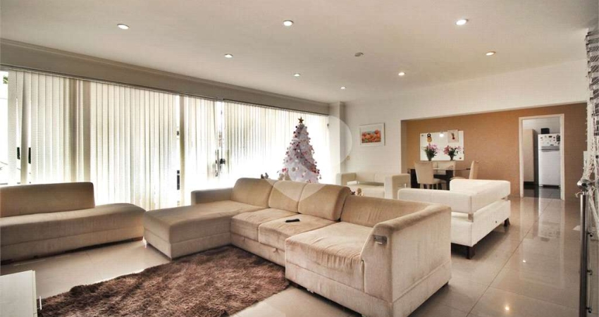 Oportunidade! Bairro Planalto Paulista! Sobrado com 3 suites, quintal e 6 vagas
