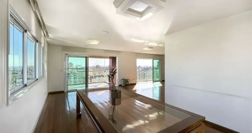 Apartamento com 266m², andar alto, vista livre, varanda gourmet, 4 suítes, 5 vagas, lazer condomínio