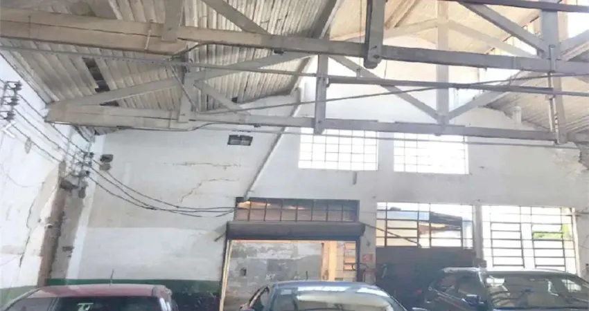 Galpão 10 de frente por 40 de fundo