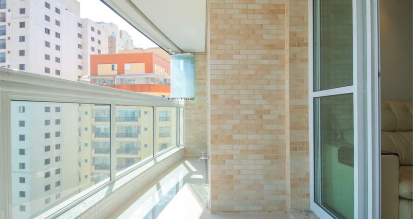 3 suítes, varanda, área gourmet, 3 vagas, deposito, Condomínio com lazer completo a 650m do metrô