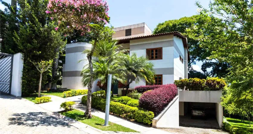 Residência em exclusivo condomínio de alto padrão e apenas 6 casas, terreno privativo de 1300 m²