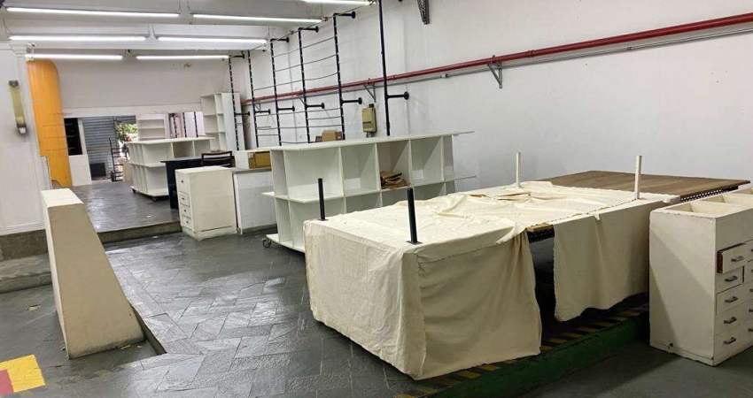 Itaim Bibi- Galpão comercial com vão livre de 410m², localização impecável