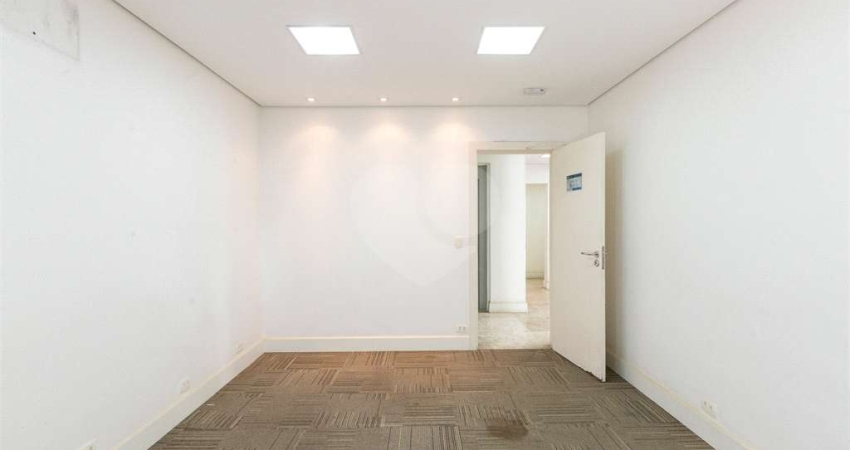 Casa Comercial Venda na Av Brasil - 764m² com 18 Salas e 12 Vagas - Jardim América