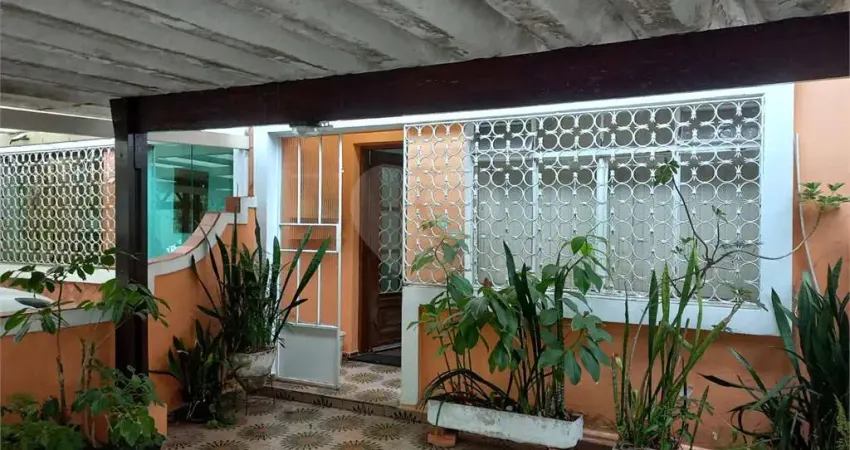 Sobrado com 03 quartos , 02 salas, 02 vagas paralelas - 750mts metrô alto do ipiranga