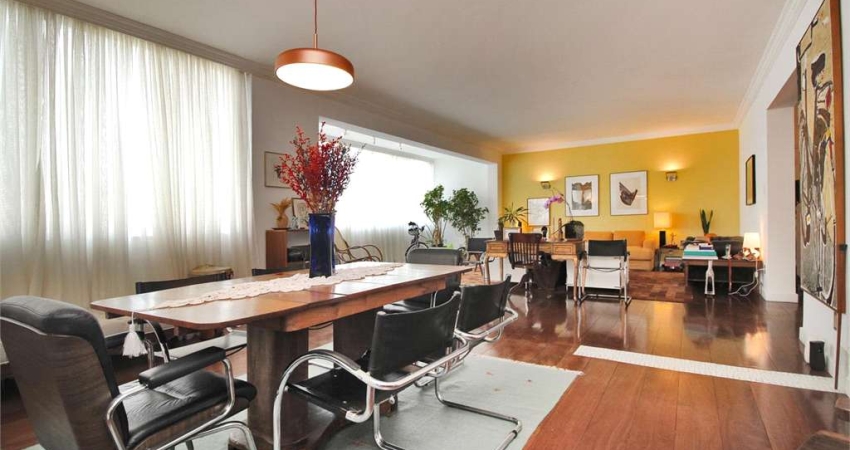 vende apto com sala ampla com metragem de aproximadamente de 100 metros quadrados