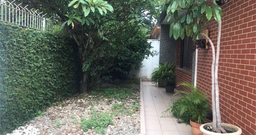 Casa térrea na Granja Julieta, 3 dorms, localização privilegiada próximo ao Parque Severo Gomes