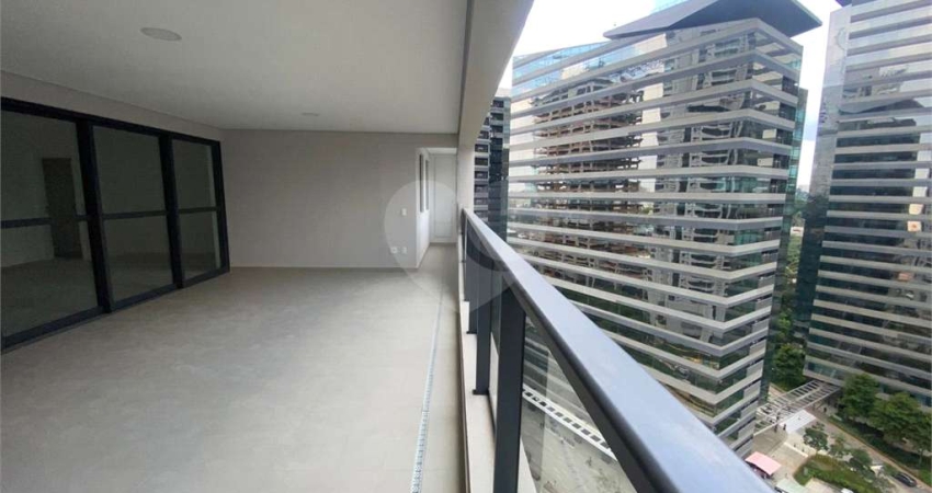 Apartamento novo, com 196 m2, 4 quartos (2 suítes) e 3 vagas, na Chácara Sto Antonio