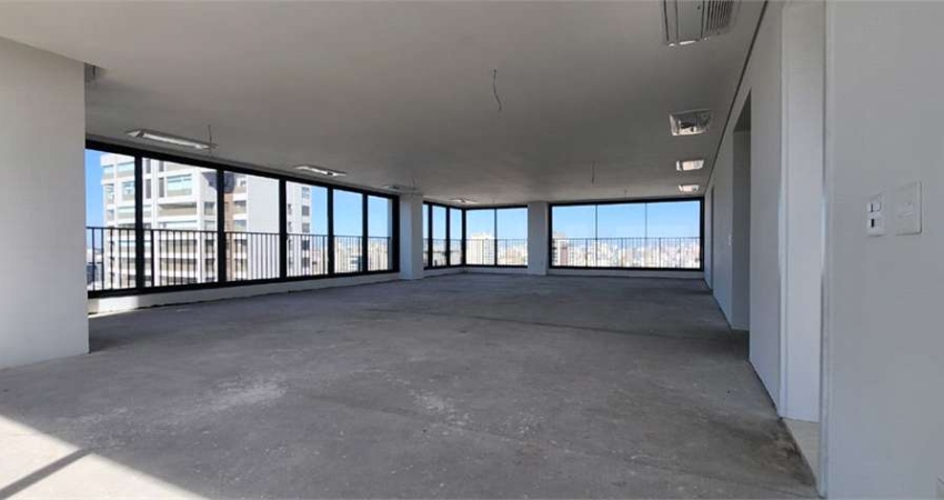 Apartamento em Moema com 4 suítes alto padrão