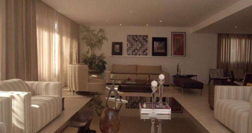 320m² - 3 vagas de garagem - Cuidadosamente reformado! Impecável!