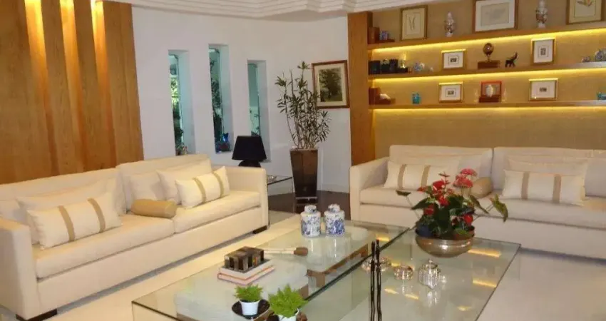 Casa com 469m²   04 Dormitórios 03 Suítes 04 Vagas Aclimação próxima ao Parque - Venda