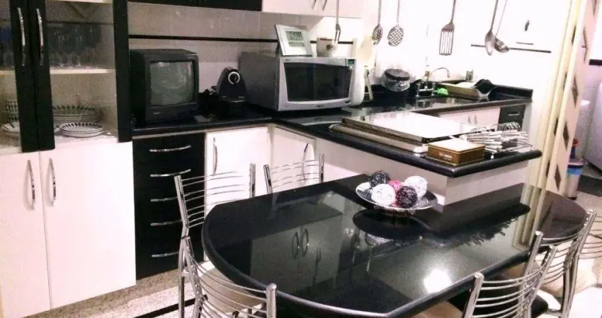 Apartamento na Saúde 126m²    3 dorm/3vagas Aceita permuta por imóvel na praia