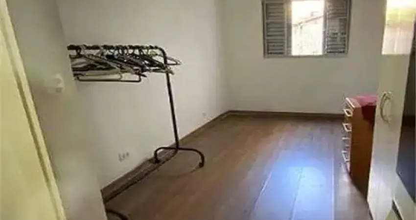 CASA COMERCIAL, BARRA FUNDA, PRÓXIMA METRO, 224 MTS, SALA, BANHEIRO, COZINHA.