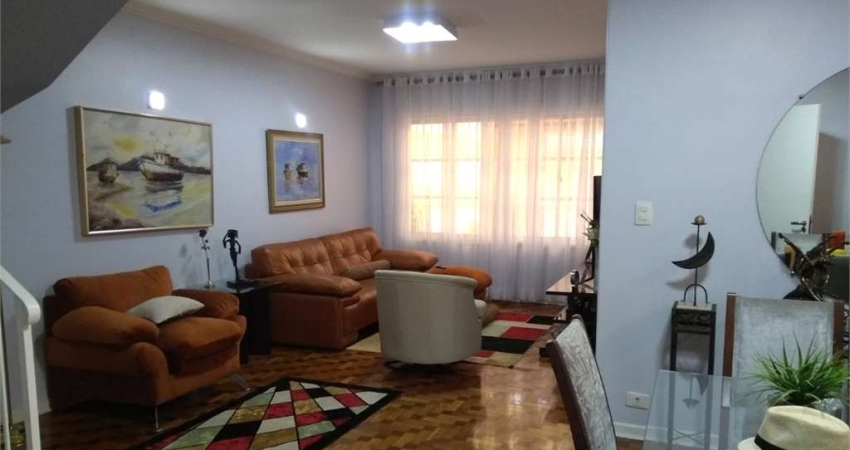 Exelente Sobrado com 356 m² e 4 dormitórios, localizado no Jardim da Saúde.