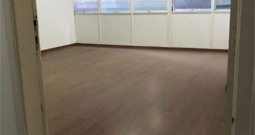 Oportunidade na Av. Paulista Sala Comercial de 36m², super conservada e pronta para utilização!