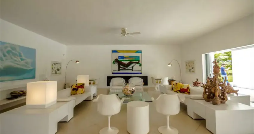 Casa para venda na Praia de Pernambuco com vista para o Golfe Club com 7 suítes, 2.200m²,