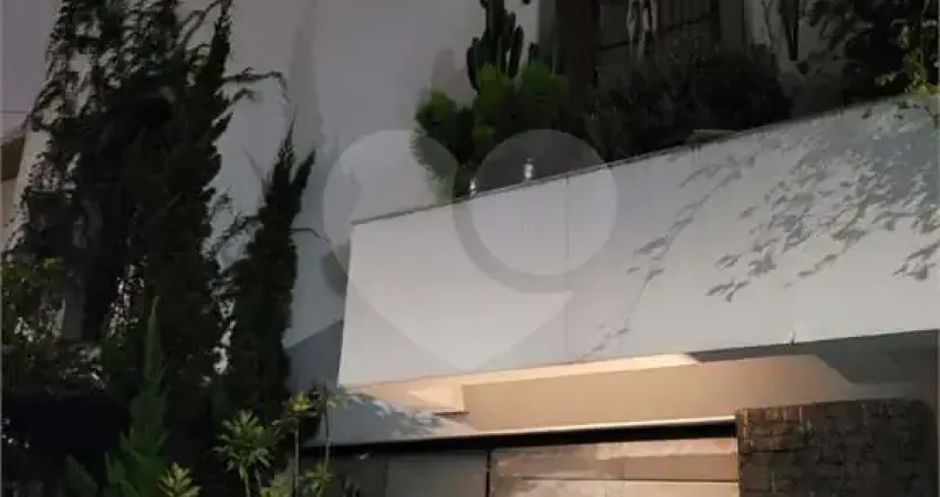 Casa com 3 quartos à venda na Rua Professor João Marinho, --, Vila Mariana, São Paulo