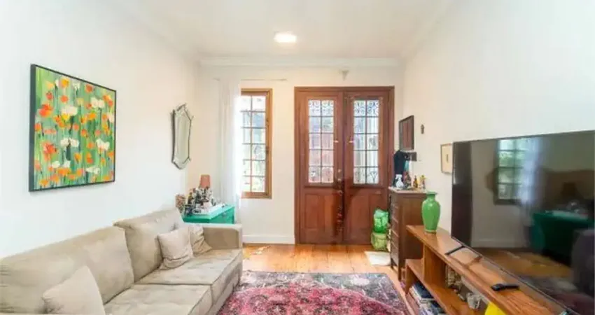 Sobrado Na Chácara Santo Antônio 129m², 2 dorm, 1 suíte, 1 vaga.
