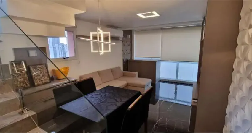Apartamento duplex com 76M²,  2 quartos sendo 2 suítes, porteira fechada com 2 vagas de garagem